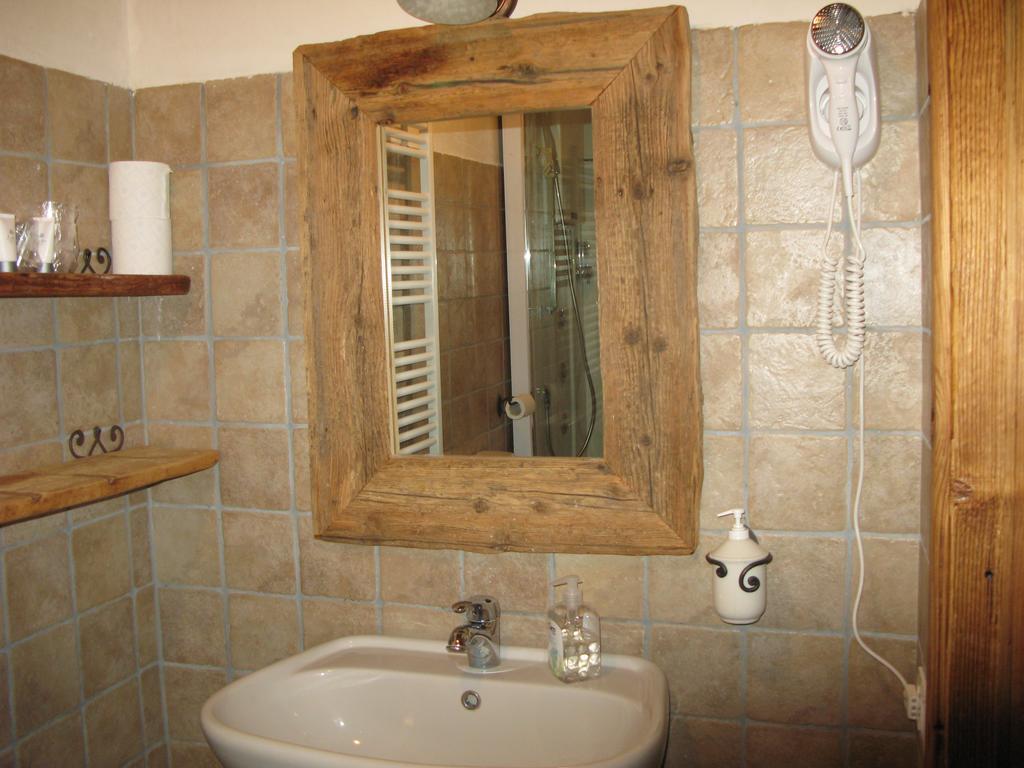 Agriturismo Barba Gust เชซานา โตรีเนเซ ภายนอก รูปภาพ