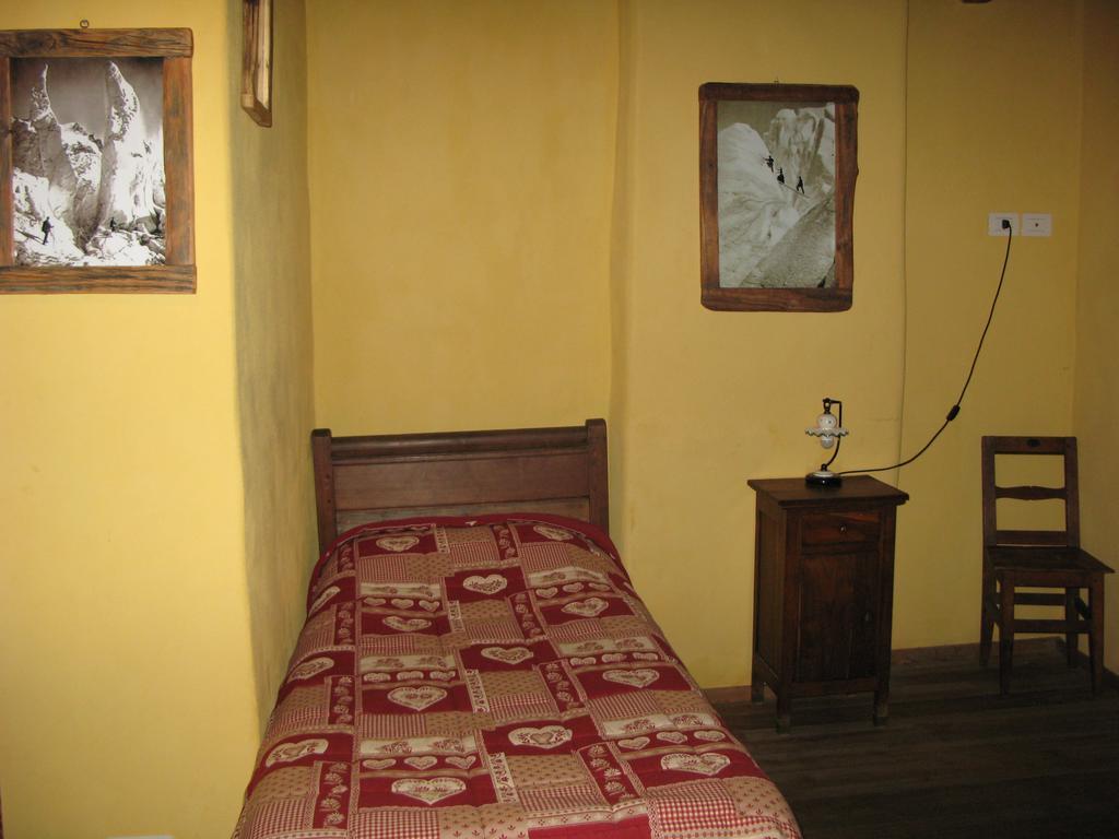 Agriturismo Barba Gust เชซานา โตรีเนเซ ภายนอก รูปภาพ