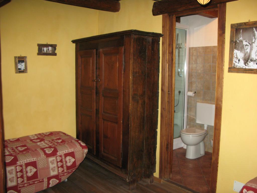 Agriturismo Barba Gust เชซานา โตรีเนเซ ภายนอก รูปภาพ
